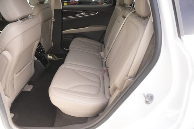 Used 2022 Lincoln Nautilus Reserve image 13