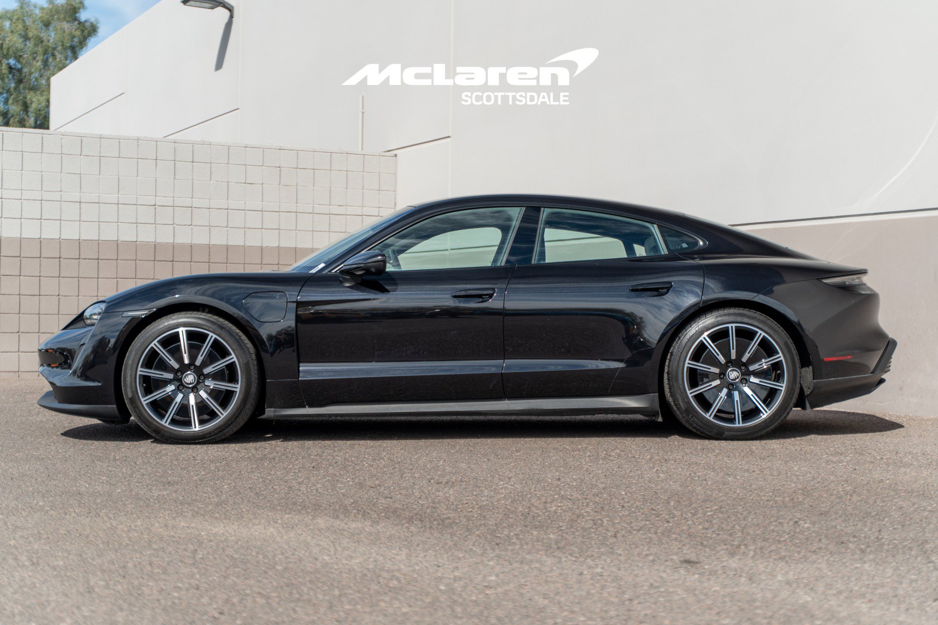 Used 2021 Porsche Taycan image 4