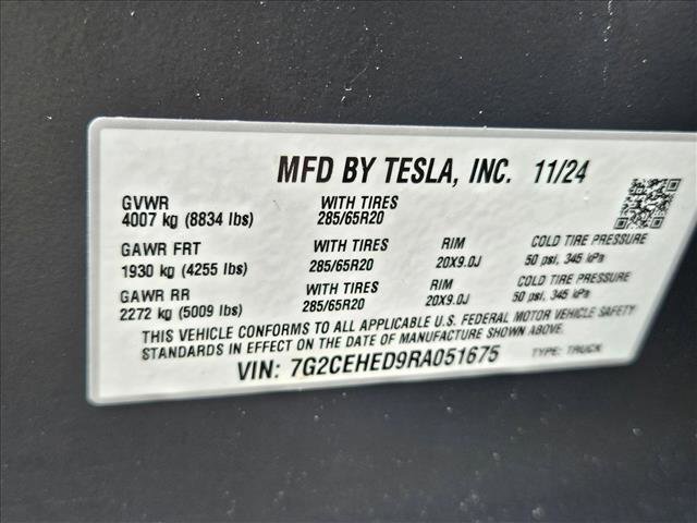 Used 2024 Tesla Cybertruck AWD Crew Cab image 23
