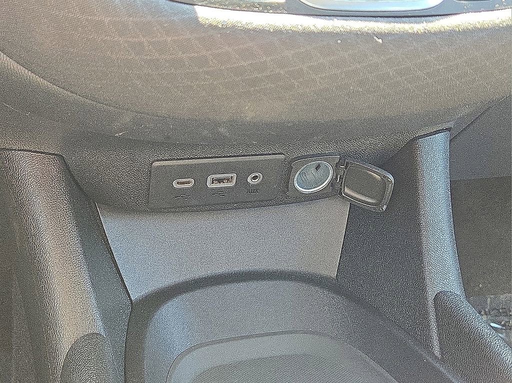 Used 2025 Chevrolet Malibu LS FWD image 27