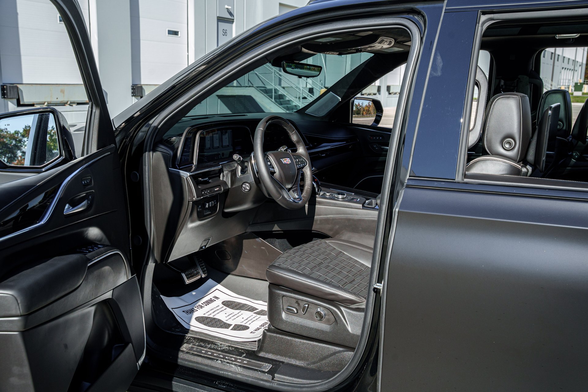 Used 2024 Cadillac Escalade ESV V w/ LPO, Floor Liner Package AWD/4WD image 36