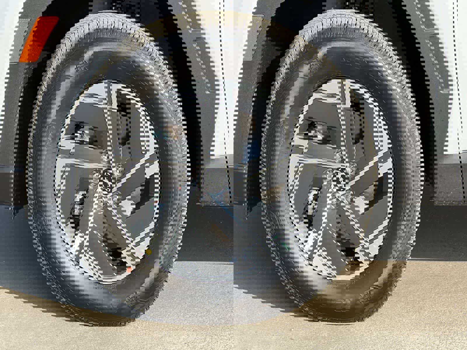 New 2026 Hyundai Tucson Blue SE w/ Tow & Go Package image 25