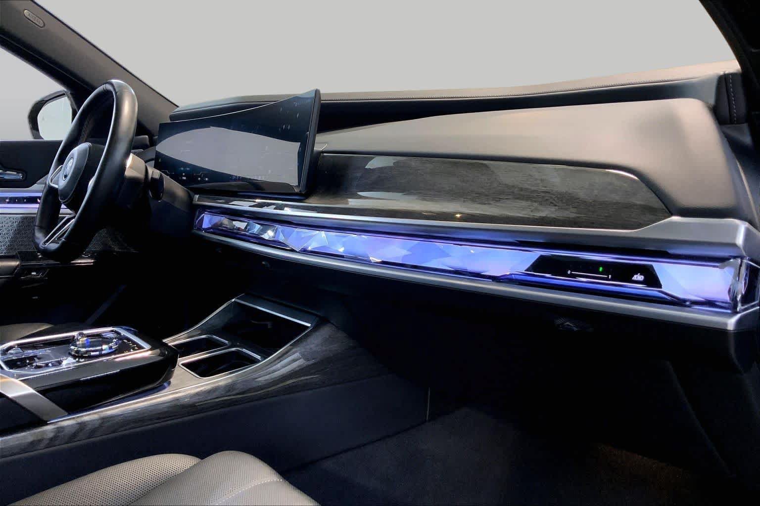 Used 2024 BMW i7 M70 AWD/4WD image 18