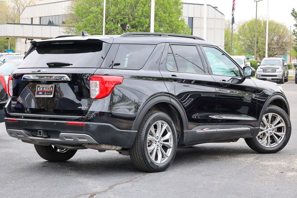 Certified 2023 Ford Explorer XLT w/ Equipment Group 202A AWD/4WD image 3