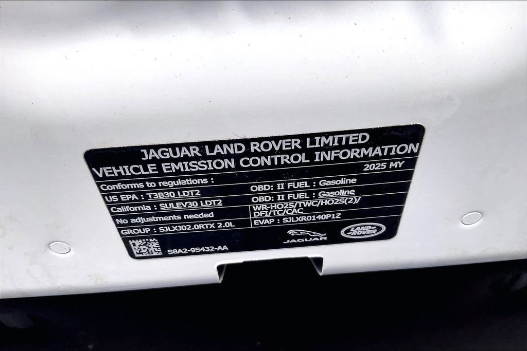 Certified 2025 Land Rover Range Rover Velar Dynamic SE image 31
