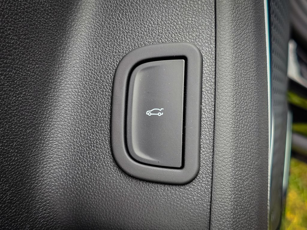 New 2026 GMC Acadia Denali w/ Super Cruise Package AWD/4WD image 12