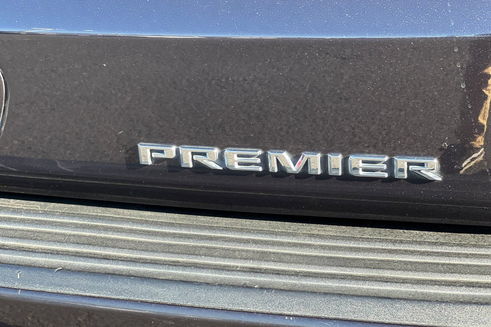 Used 2023 Chevrolet Suburban Premier AWD/4WD image 48