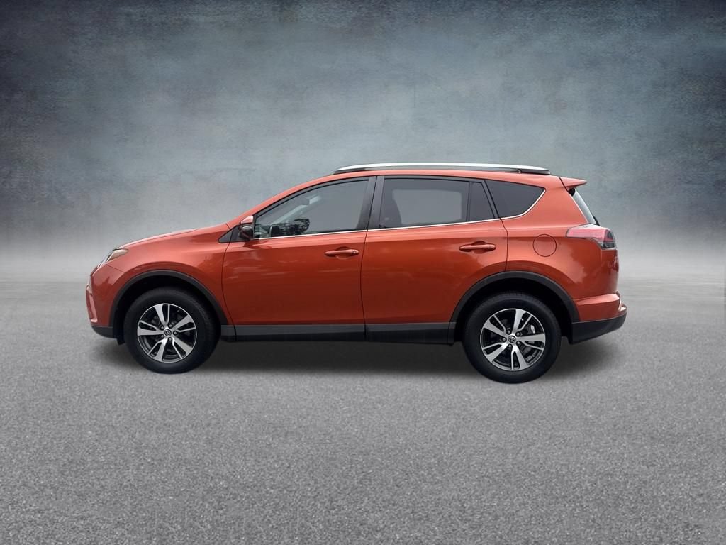 Used 2016 Toyota RAV4 XLE FWD image 2