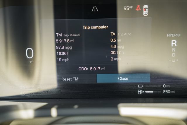 Used 2025 Volvo XC90 T8 Ultra w/ Protection Package Premier AWD/4WD image 46