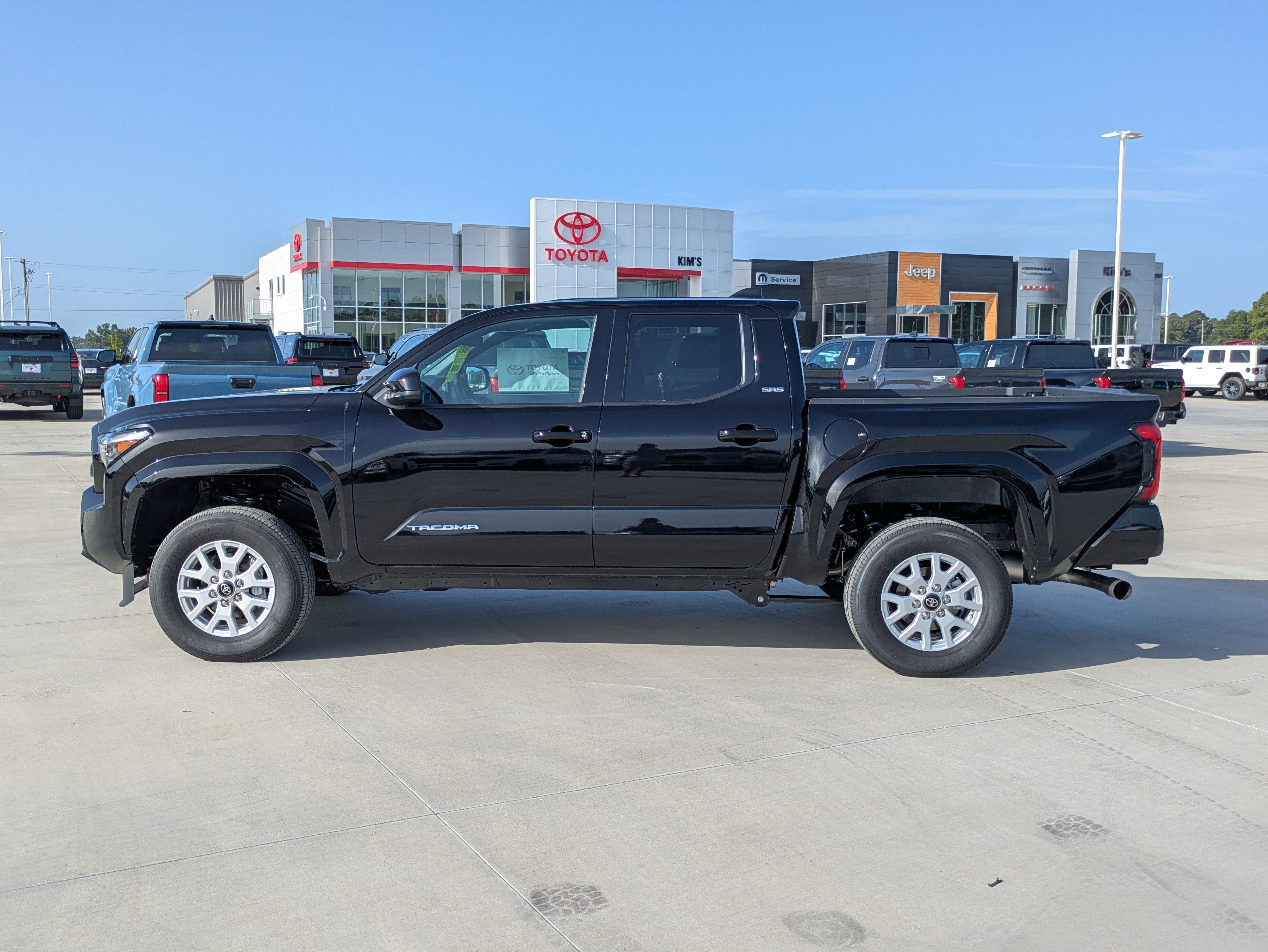 New 2026 Toyota Tacoma SR5 AWD/4WD image 2