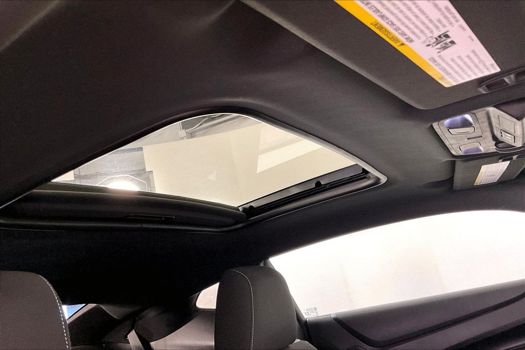 Used 2021 Chevrolet Camaro LT RWD image 21