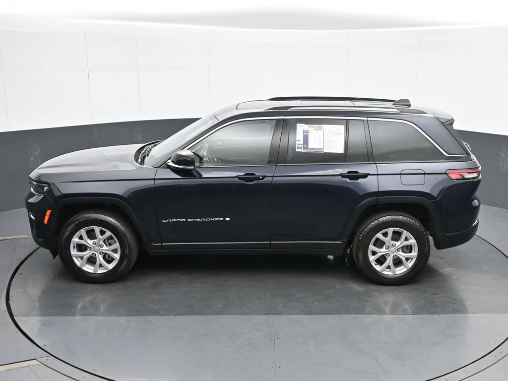 Used 2023 Jeep Grand Cherokee Limited AWD/4WD image 18