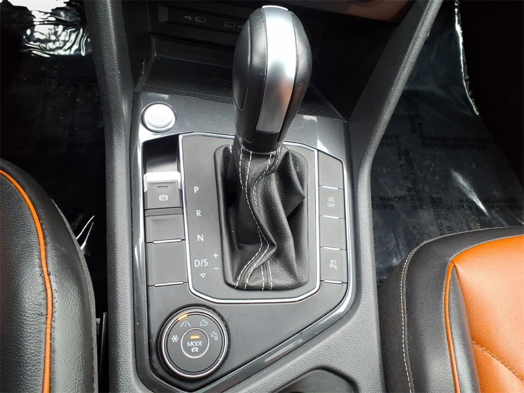 Used 2021 Volkswagen Tiguan SEL Premium R-Line image 19