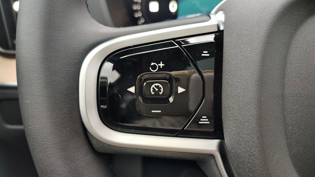 New 2026 Volvo XC60 B5 Plus w/ Climate Package AWD/4WD image 15
