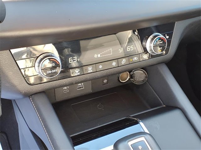 Used 2024 Mitsubishi Outlander AWD image 12