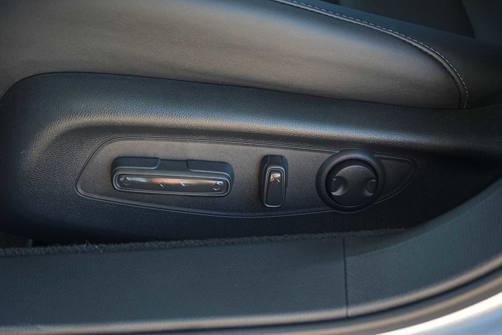 Used 2025 Honda Accord EX-L image 12