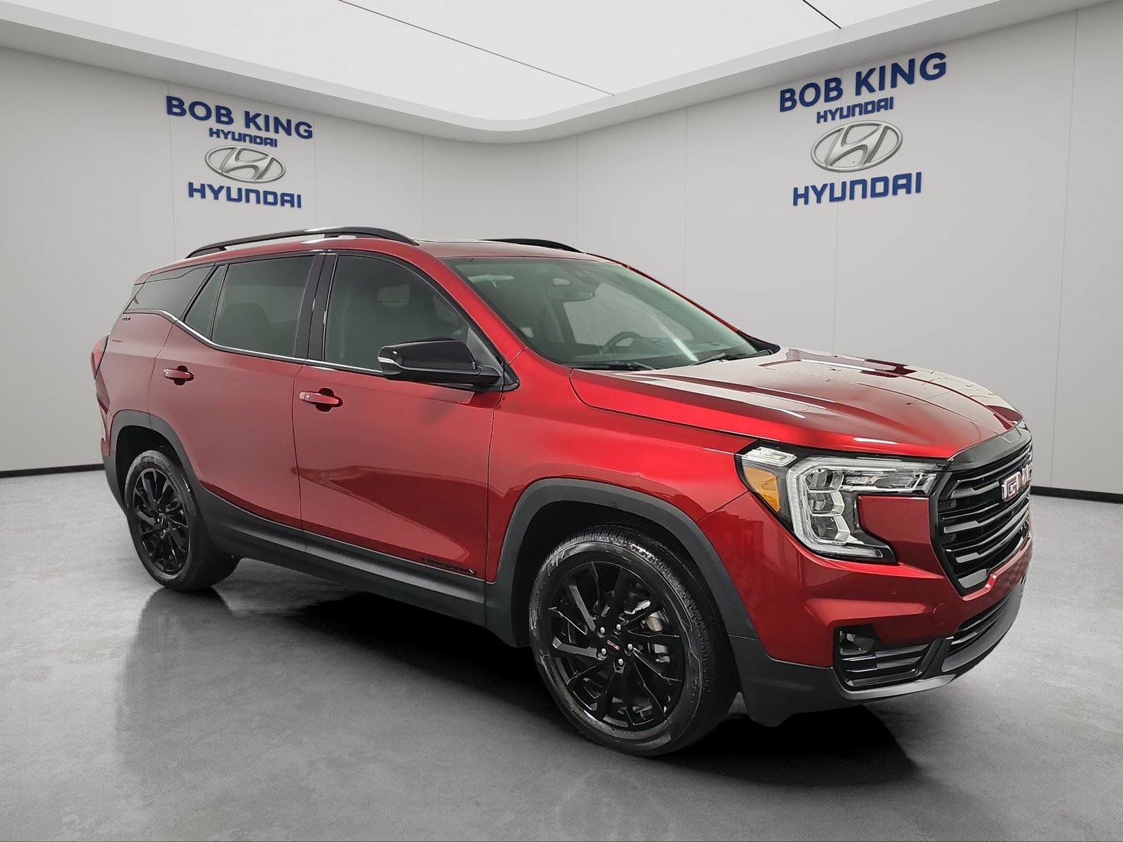 Used 2024 GMC Terrain SLT w/ Tech Package AWD/4WD image 7