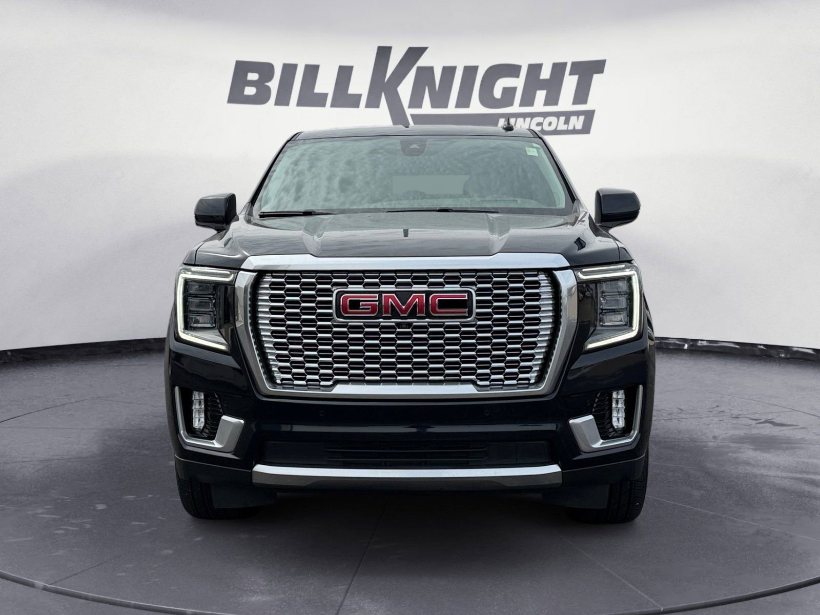 Used 2021 GMC Yukon Denali w/ Denali Premium Package image 8