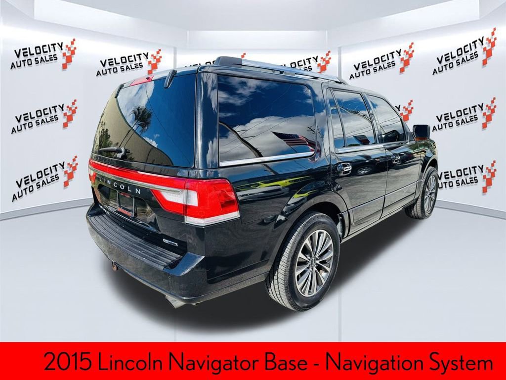 Used 2015 Lincoln Navigator 2WD image 3