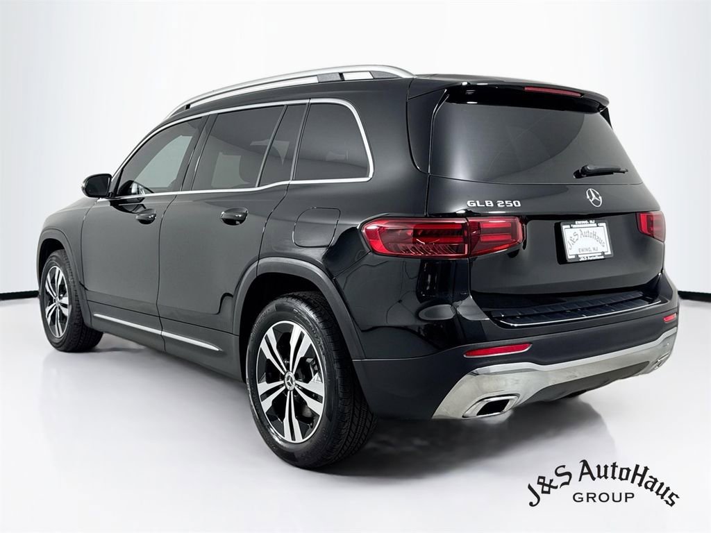 Used 2025 Mercedes-Benz GLB 250 image 5