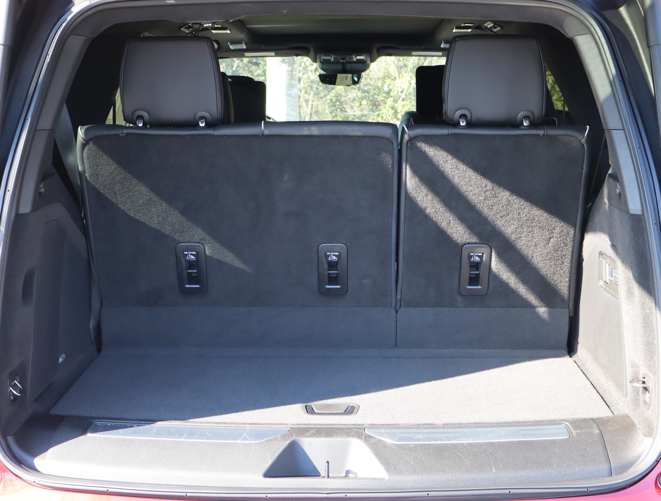 Used 2024 Cadillac Escalade V w/ LPO, ONYX Package image 38
