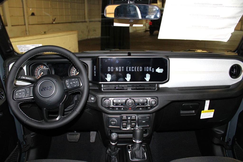 New 2025 Jeep Gladiator Sport image 9