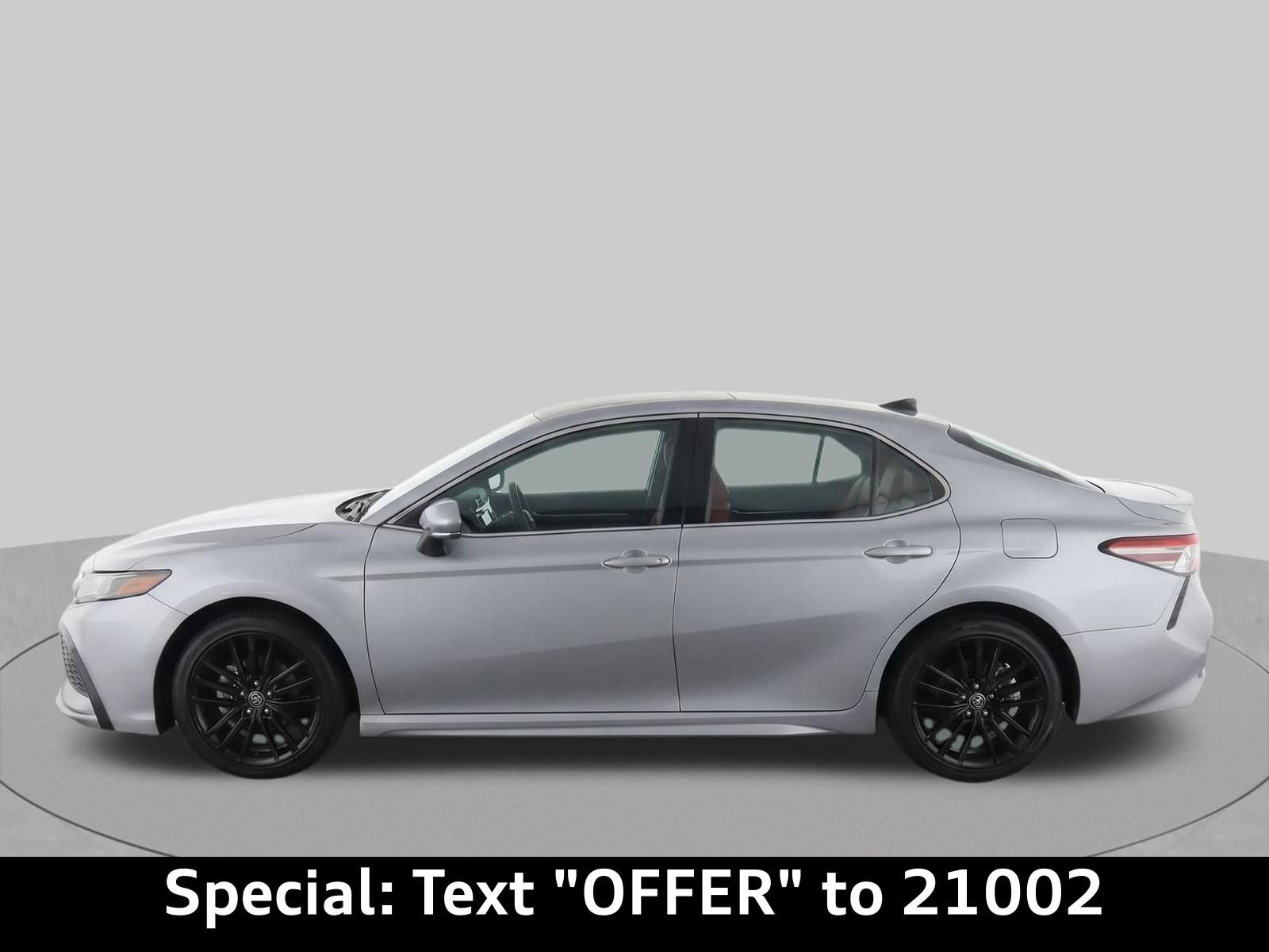 Used 2022 Toyota Camry XSE w/ Navigation Package FWD image 3