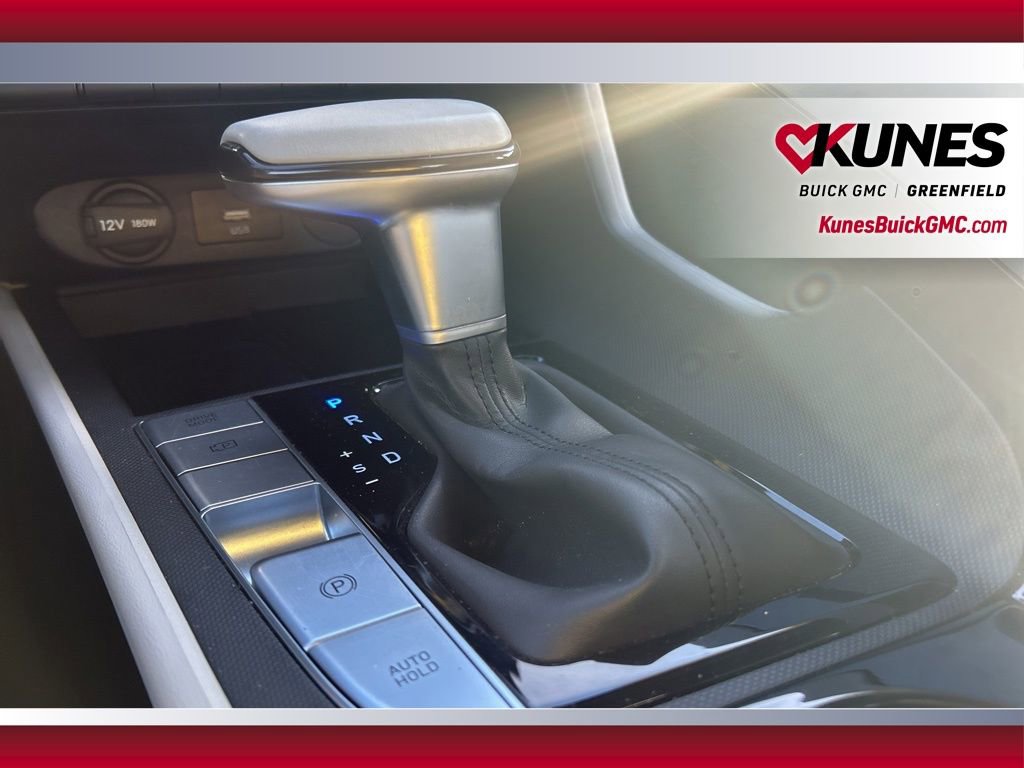 Used 2025 Hyundai Elantra Limited FWD image 24