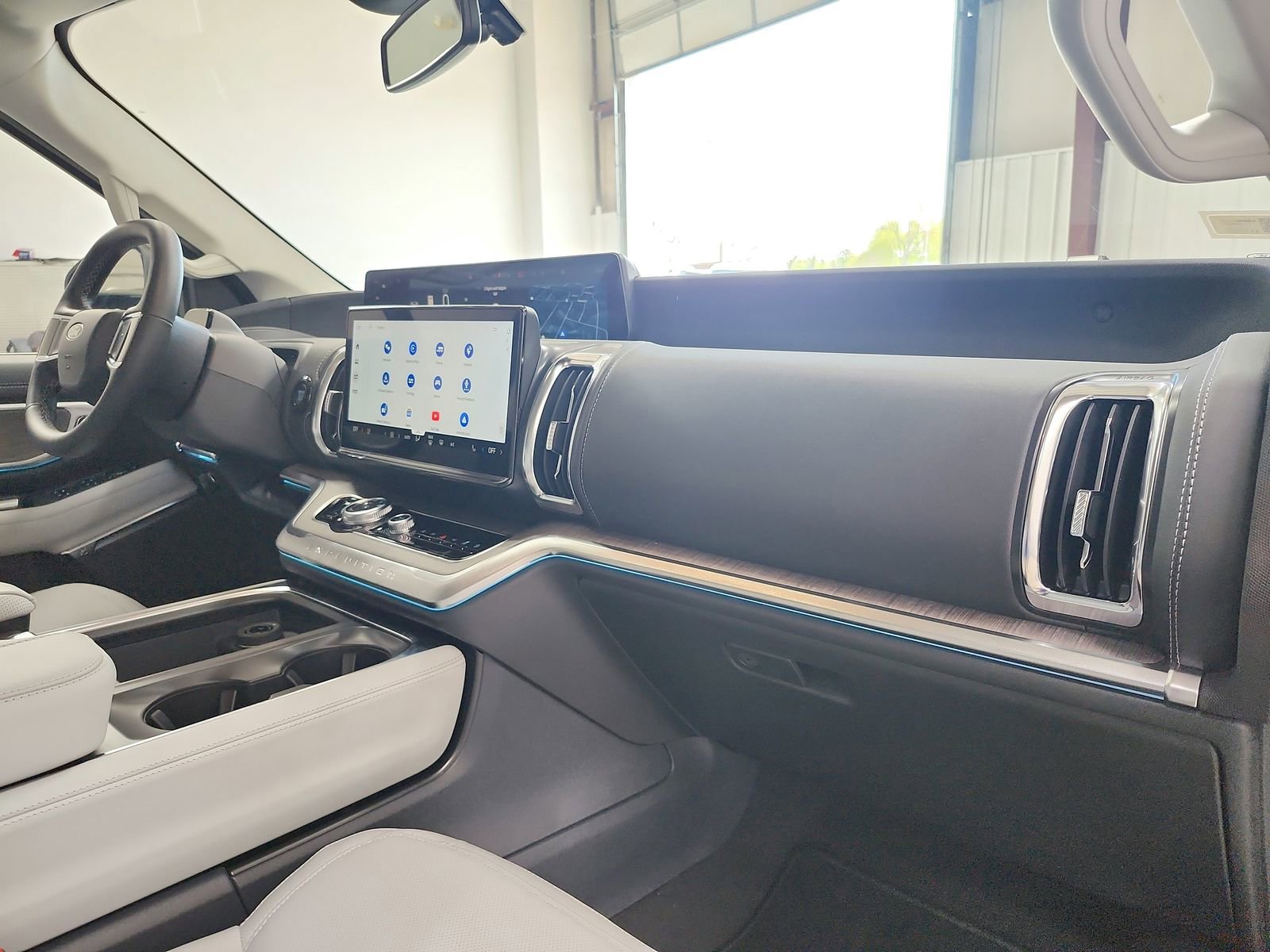 New 2026 Ford Expedition Platinum image 41