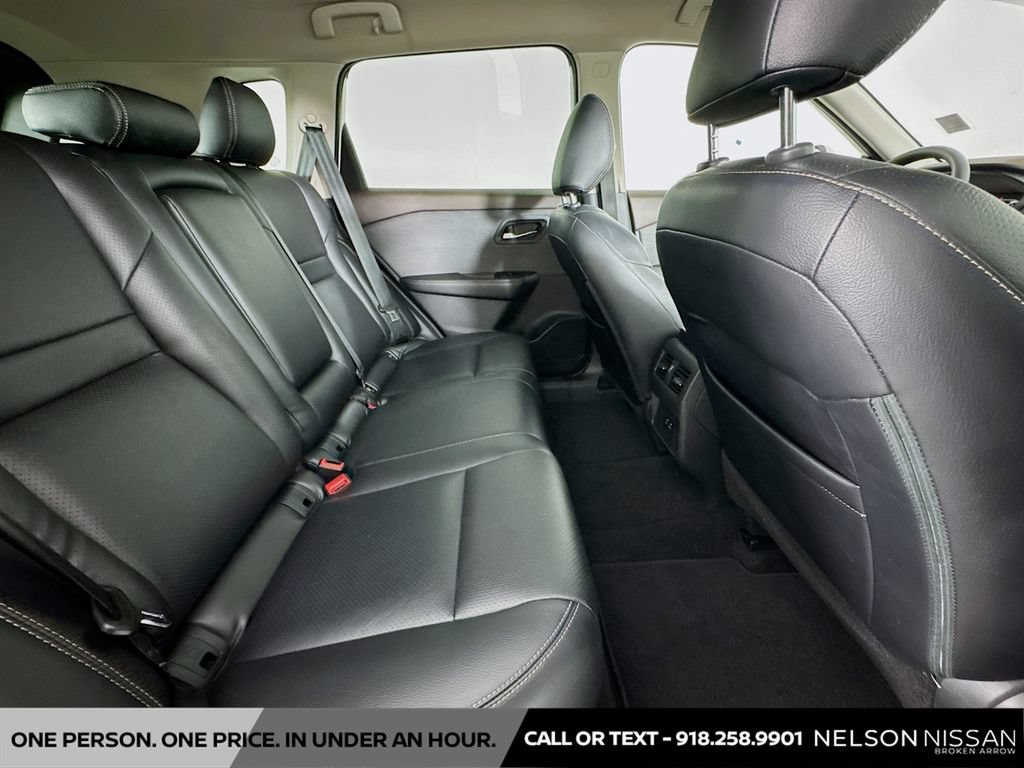 Used 2021 Nissan Rogue SV AWD/4WD image 25