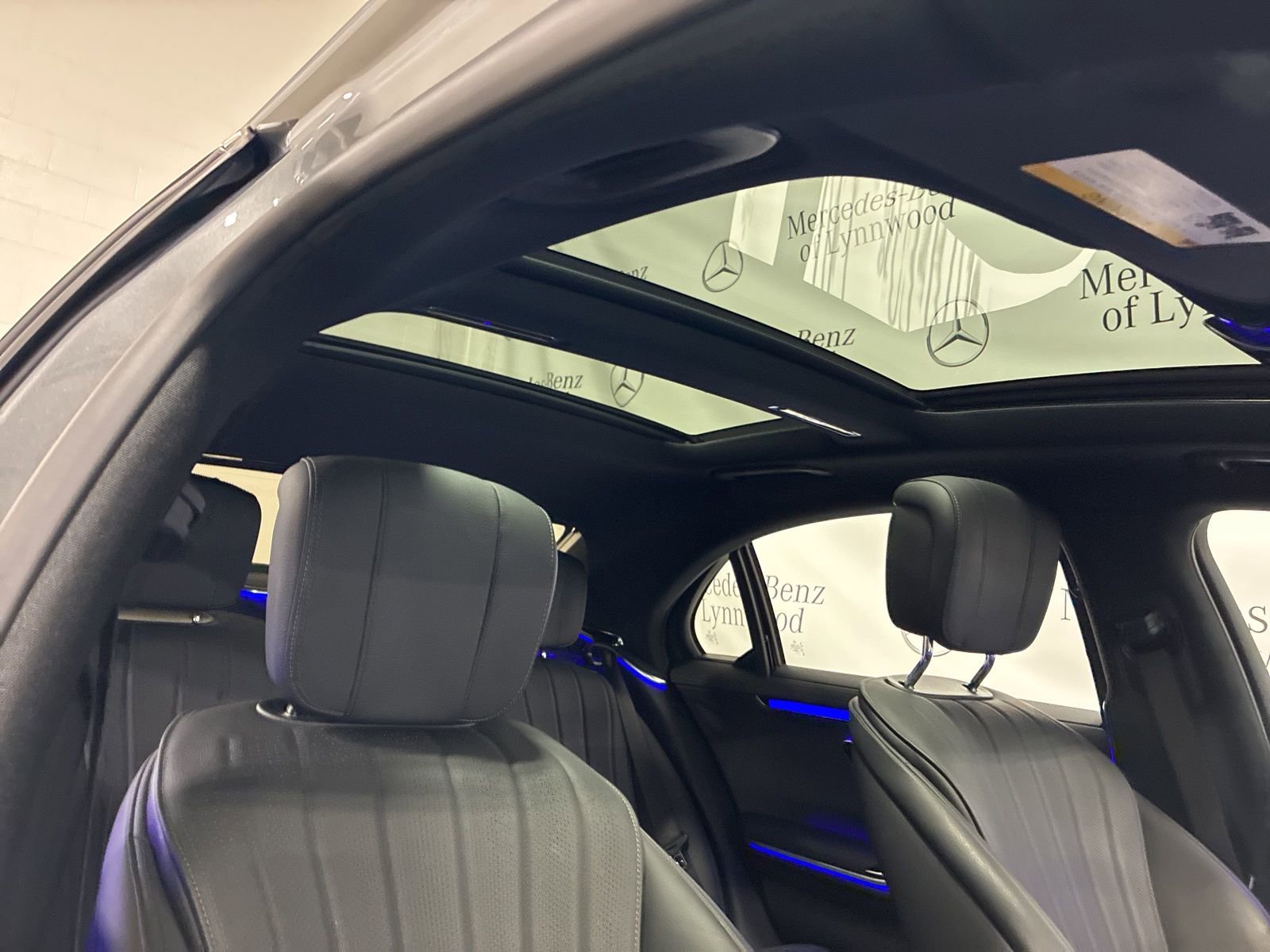 Used 2022 Mercedes-Benz S 500 4MATIC w/ AMG Line Package image 23