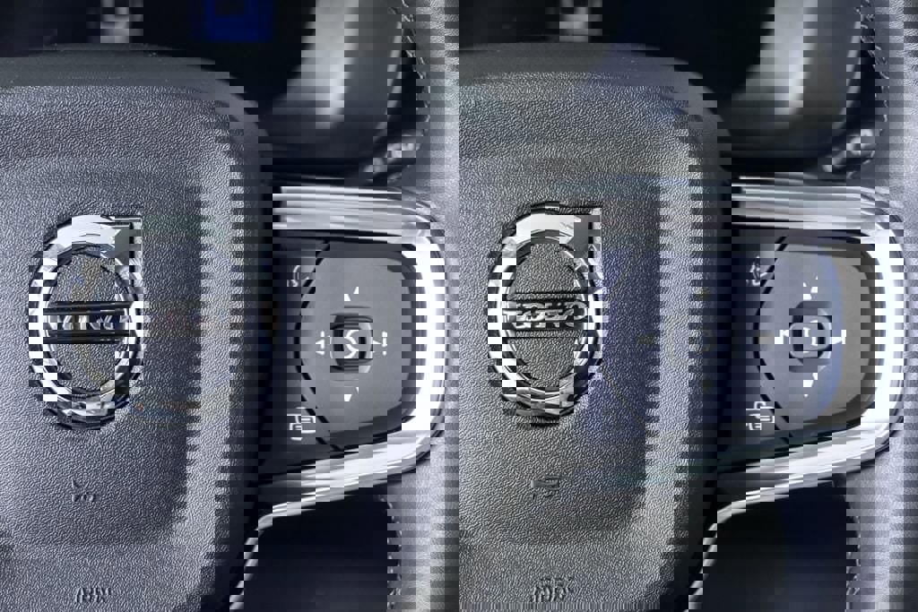 Certified 2023 Volvo XC40 B4 Plus w/ Driver Assist Package image 13