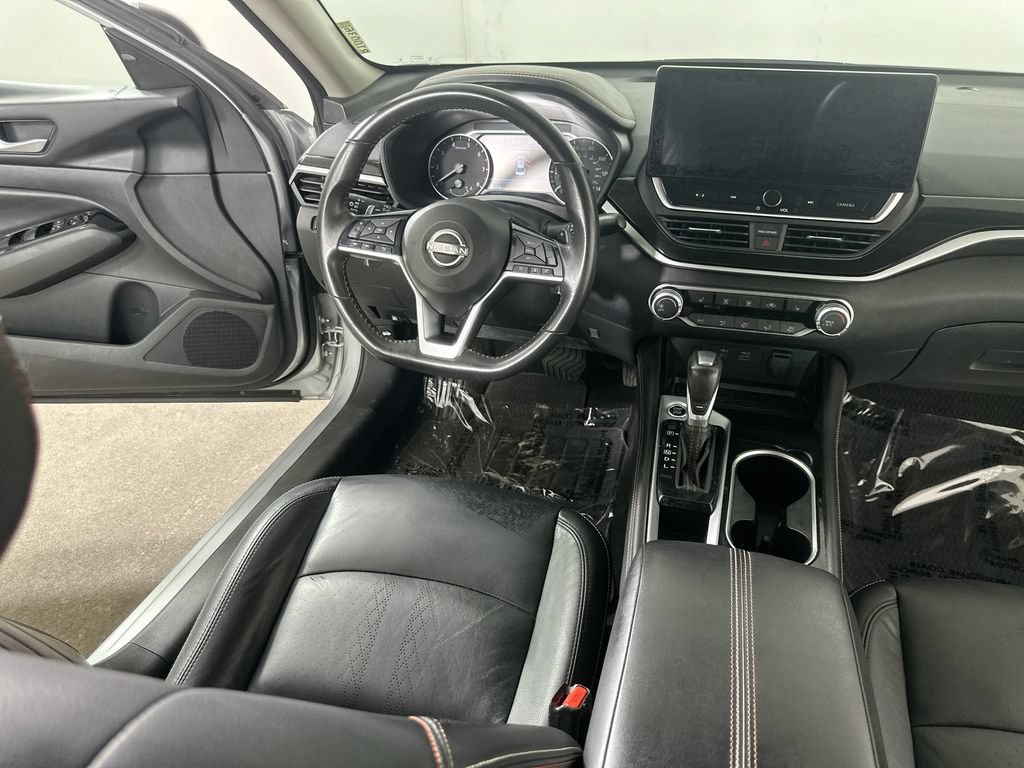 Used 2024 Nissan Altima 2.5 SR w/ SR Premium Package FWD image 19