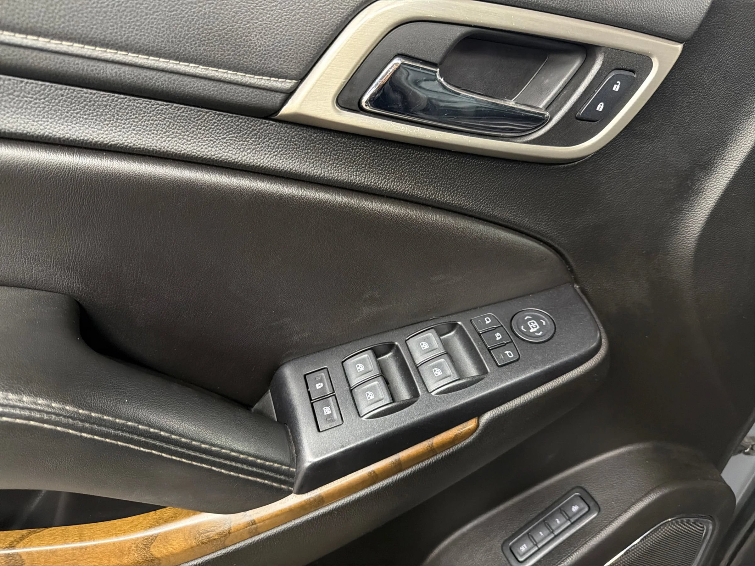 Used 2019 GMC Yukon XL Denali w/ Denali Ultimate Package RWD image 18