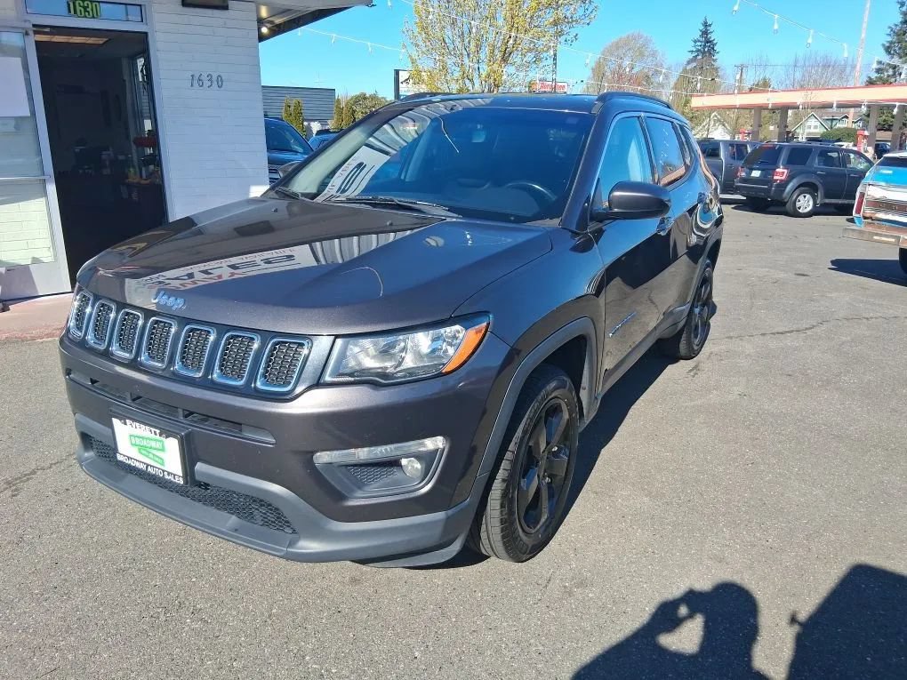 Used 2018 Jeep Compass Latitude w/ Popular Equipment Group AWD/4WD image 1
