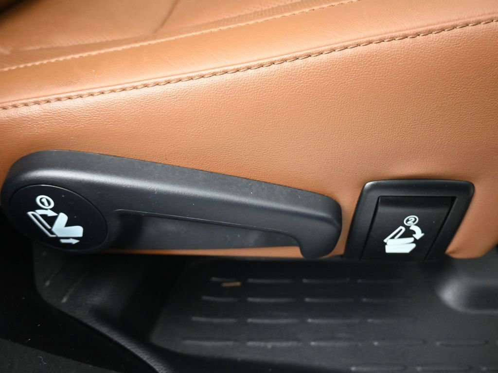 Used 2017 Toyota Highlander Limited w/ Protection Package #3 image 50