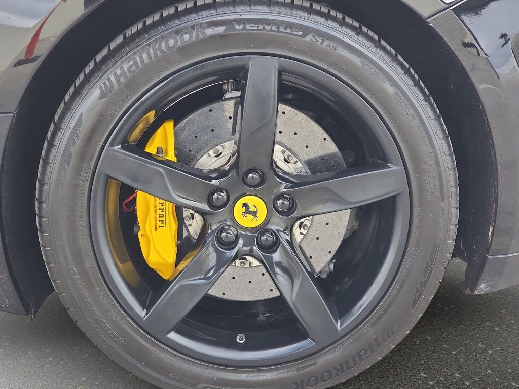 Used 2016 Ferrari California T image 30