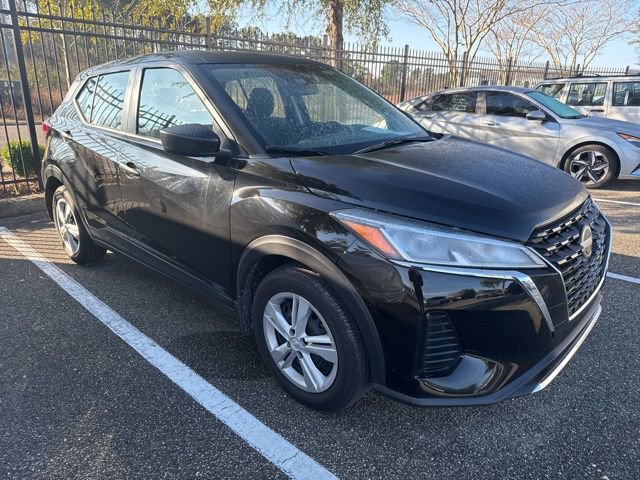 Used 2024 Nissan Kicks S image 2