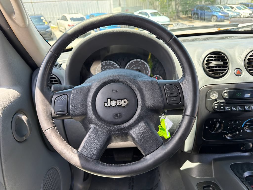 Used 2006 Jeep Liberty Sport RWD image 12