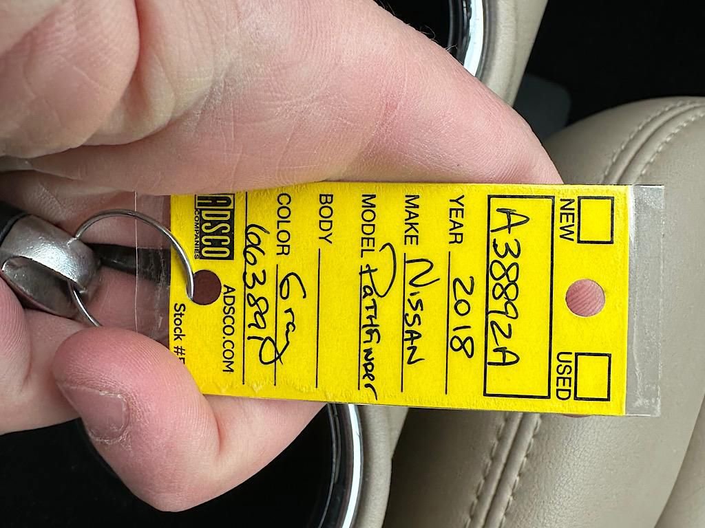 Used 2018 Nissan Pathfinder Platinum image 35