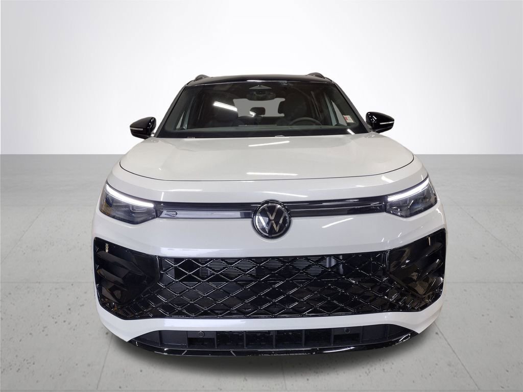 New 2025 Volkswagen Tiguan SE R-Line image 3