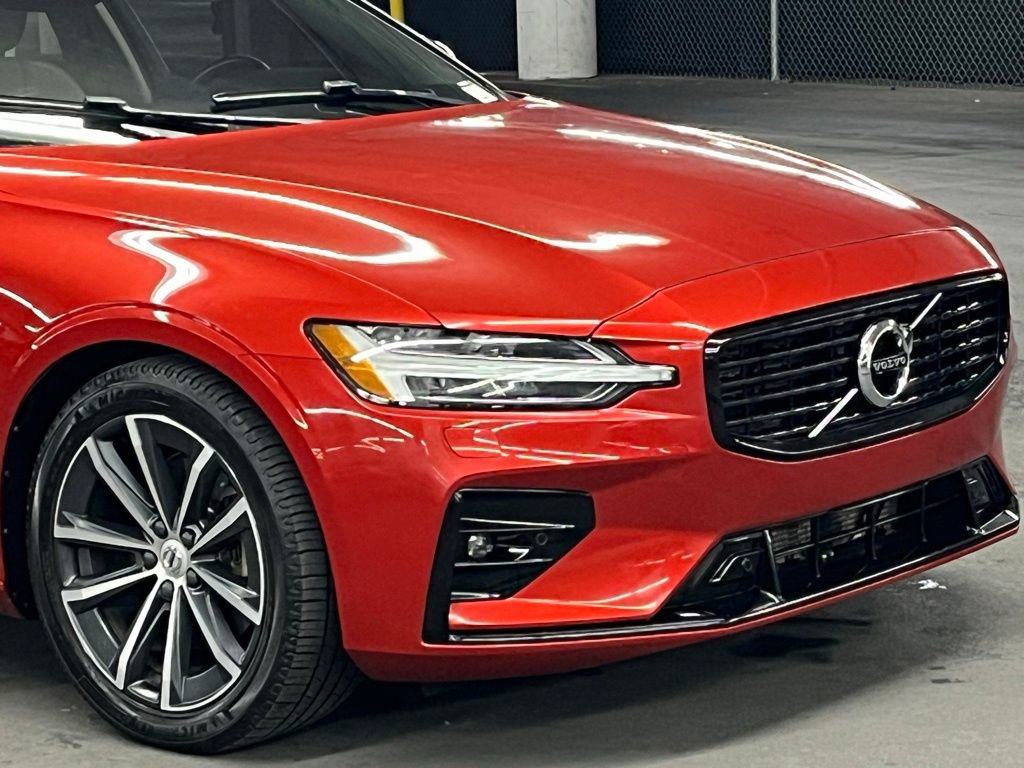 Used 2022 Volvo S60 B5 Momentum w/ Premium Package image 38