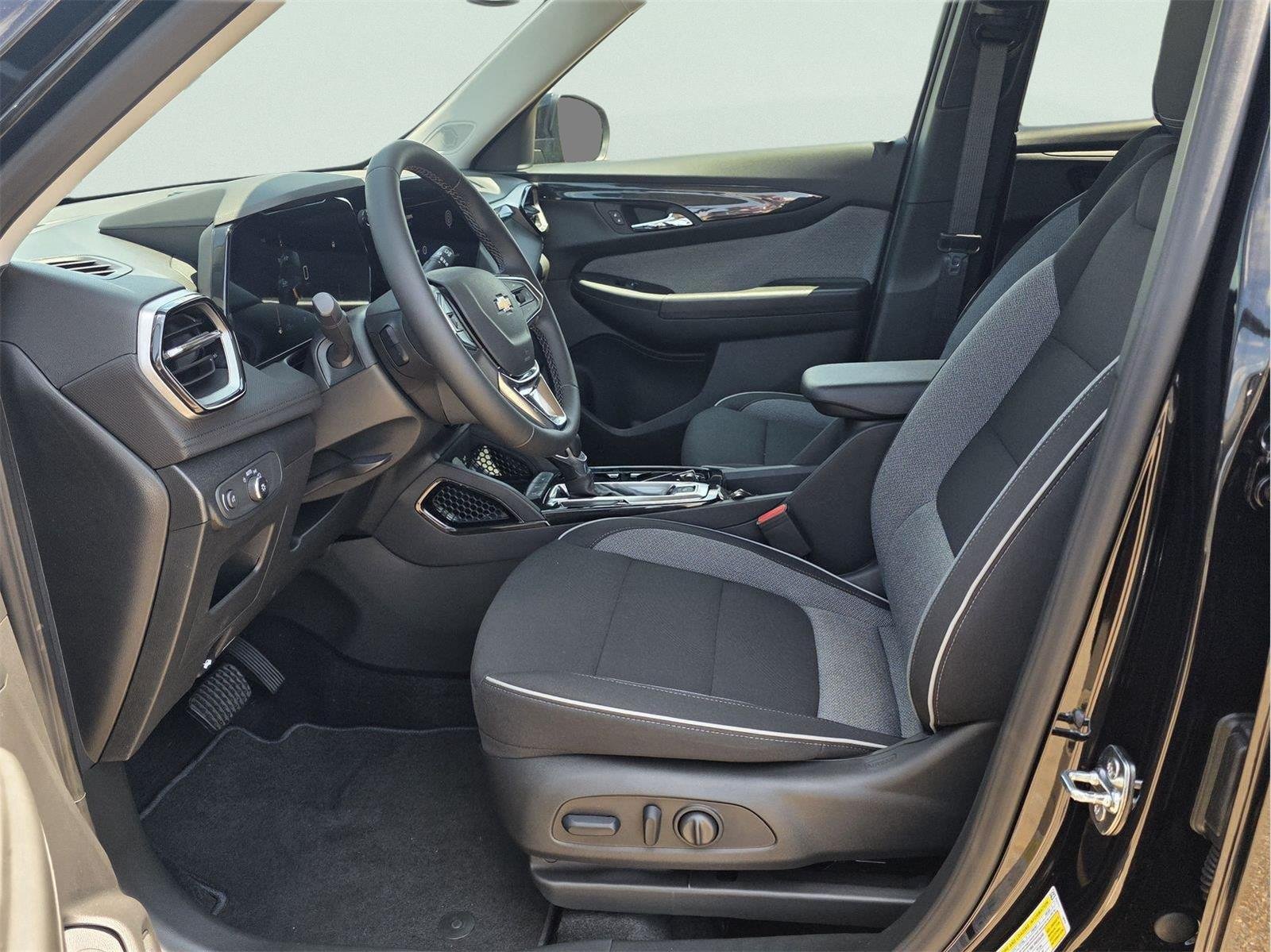 New 2026 Chevrolet TrailBlazer LT w/ Convenience Package FWD image 14