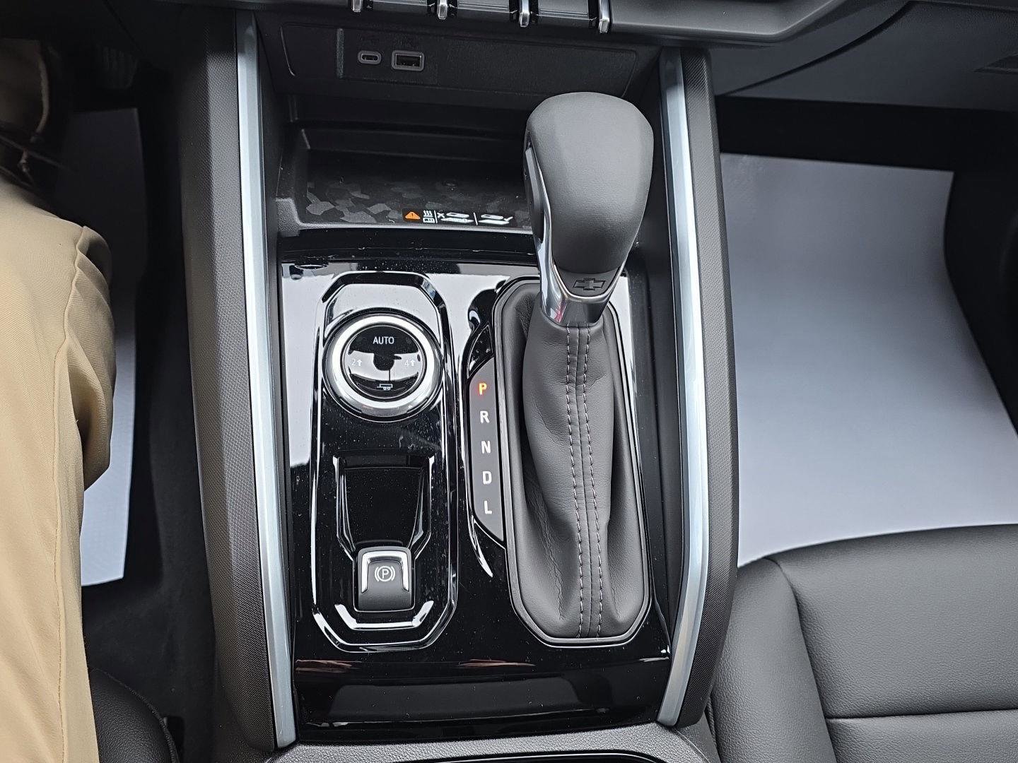 New 2025 Chevrolet Colorado LT w/ LT Convenience Package image 18