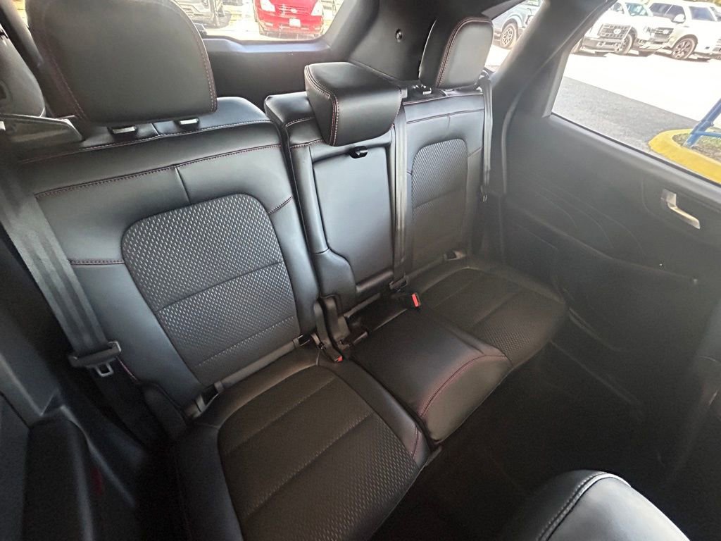 Used 2025 Ford Escape ST-Line w/ Equipment Group 301A image 31