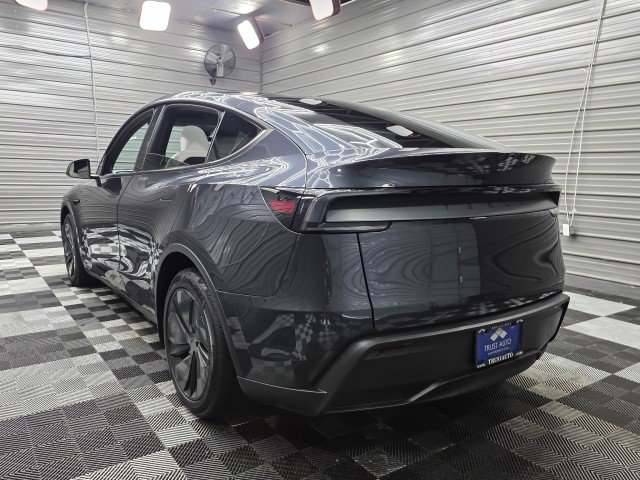 Used 2026 Tesla Model Y Long Range RWD image 7