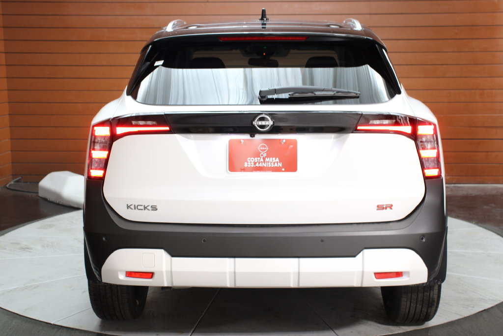 New 2026 Nissan Kicks SR FWD image 2