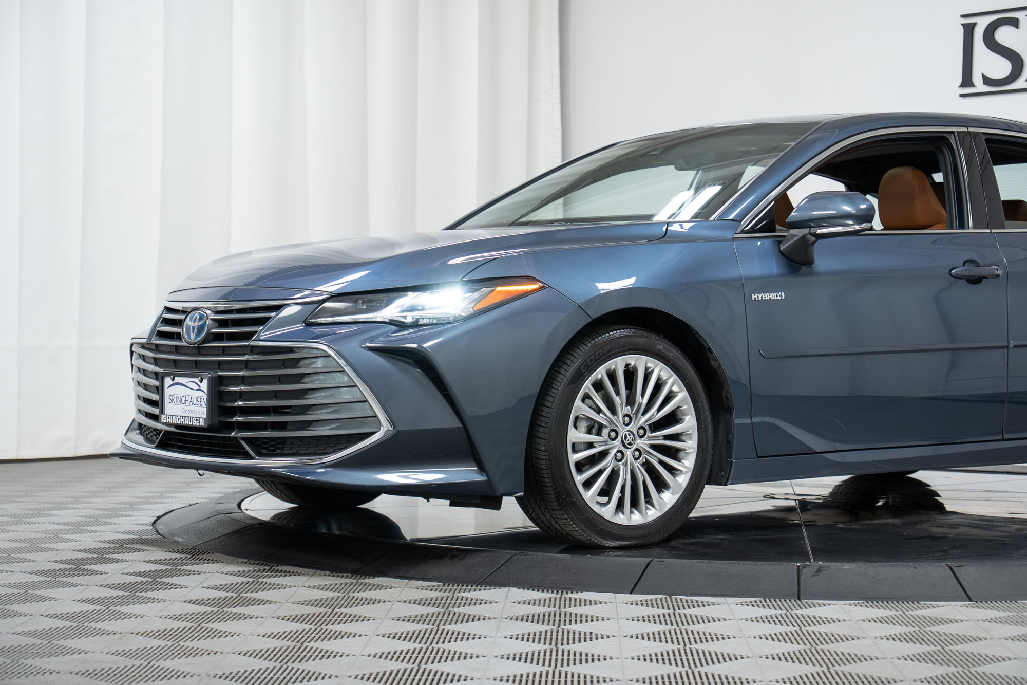 Used 2021 Toyota Avalon Limited w/ Protection Package (TMS) FWD image 25