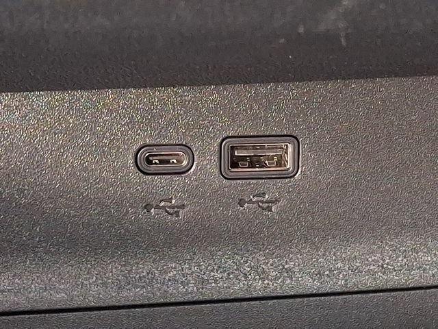 Used 2026 Chevrolet Equinox LT FWD image 25