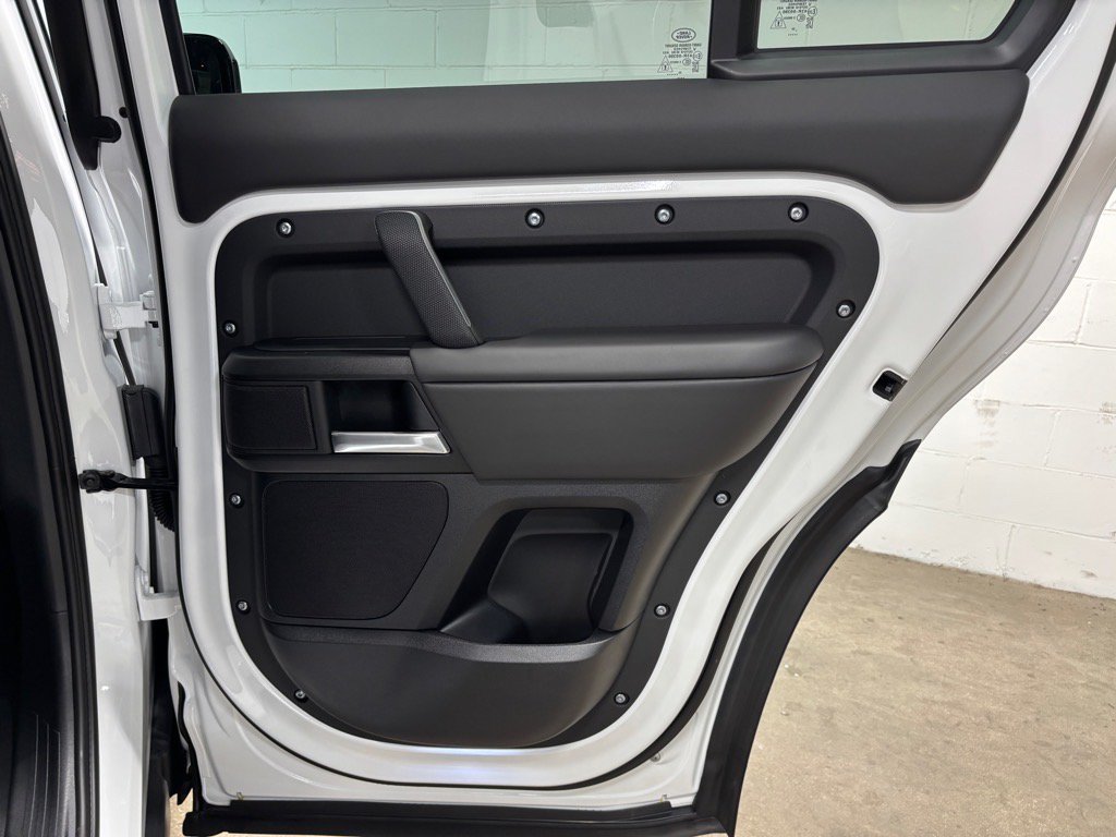 New 2026 Land Rover Defender 110 V8 image 41